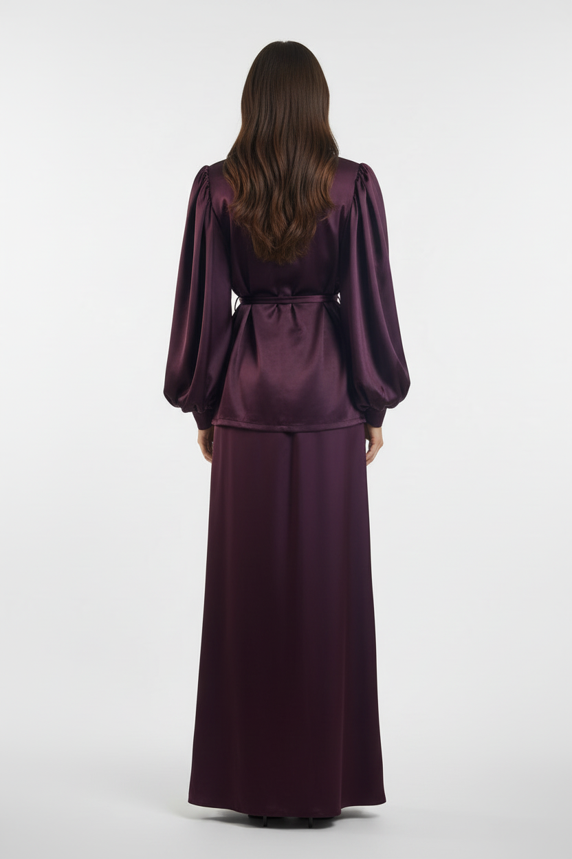 Paarse satijnen set - achterkant met los haar